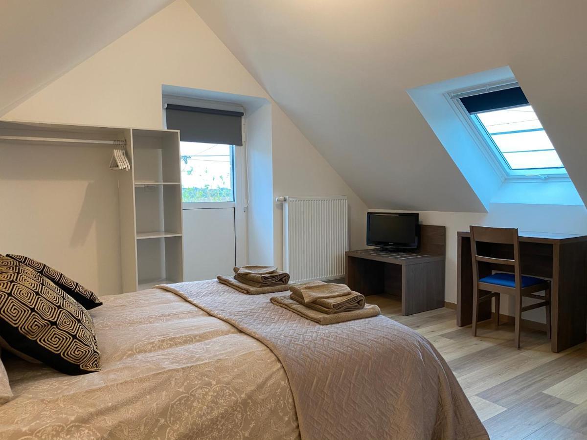 La Giendrotais Bed and Breakfast Corseul Eksteriør billede